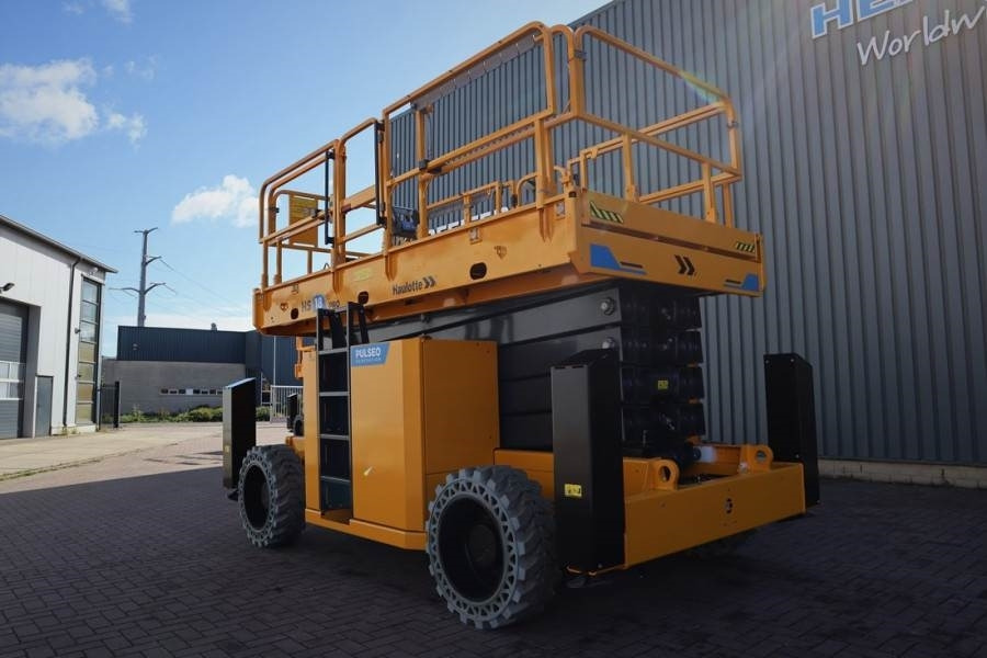 Haulotte HS18EPRO Full Electric 4x4 Drive, Versatile Use: O - Scissor lift: picture 4 Haulotte HS18EPRO Full Electric 4x4 Drive, Versatile Use: O - Scissor lift: picture 4