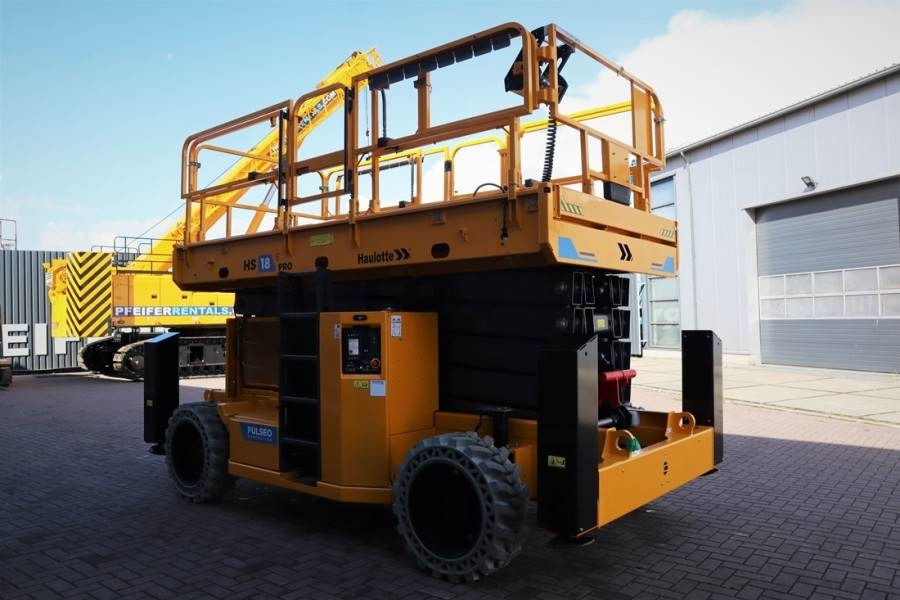 Haulotte HS18EPRO Full Electric 4x4 Drive, Versatile Use: O - Scissor lift: picture 2 Haulotte HS18EPRO Full Electric 4x4 Drive, Versatile Use: O - Scissor lift: picture 2