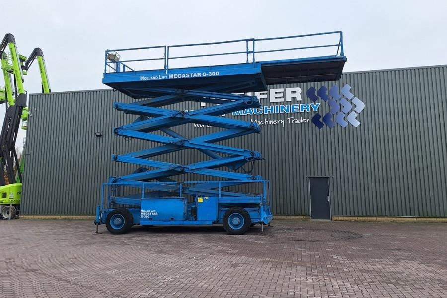 Holland Lift Megastar G300 Diesel, 4x4x4 Drive, 33.5m Working H - Scissor lift: picture 3 Holland Lift Megastar G300 Diesel, 4x4x4 Drive, 33.5m Working H - Scissor lift: picture 3