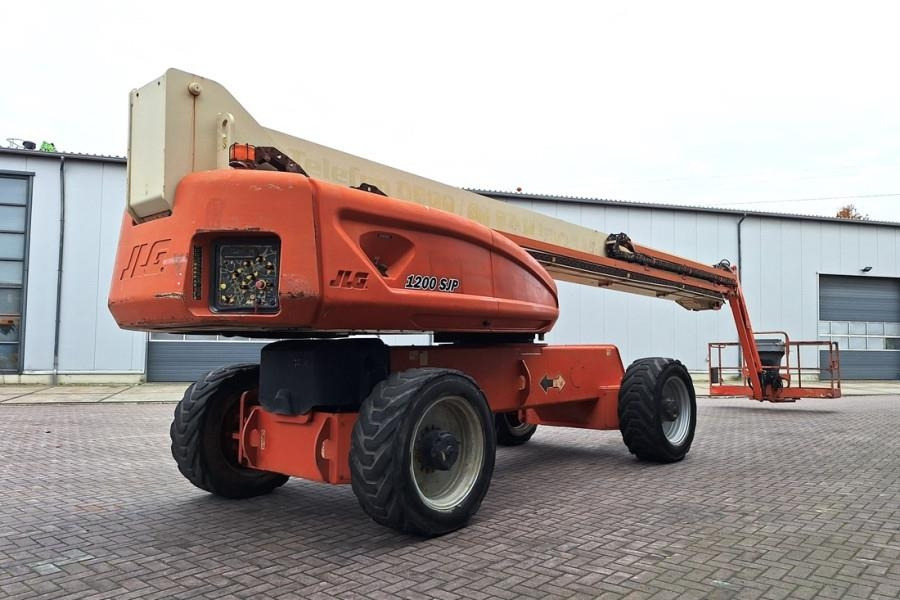 JLG 1200SJP Diesel, 38.7m Working Height, 23.5m Reach, - Articulated boom: picture 2 JLG 1200SJP Diesel, 38.7m Working Height, 23.5m Reach, - Articulated boom: picture 2