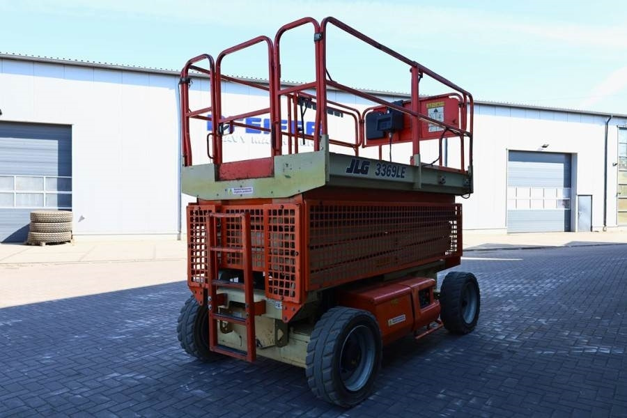 JLG 3369LE Electric, 12m Working Height, 450kg Capacit - Scissor lift: picture 2 JLG 3369LE Electric, 12m Working Height, 450kg Capacit - Scissor lift: picture 2