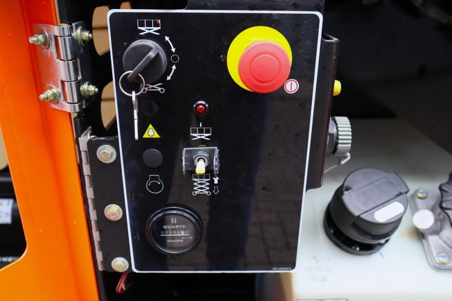 JLG ERT3369 Unused, Electric, 12m Working Height, 454k - Scissor lift: picture 4 JLG ERT3369 Unused, Electric, 12m Working Height, 454k - Scissor lift: picture 4