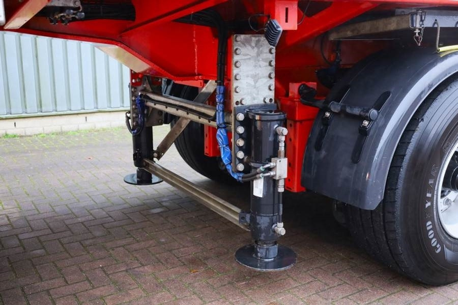 MAX Trailer MAX410 The MAX410 with hydro-mechanical" steering - Dropside/ Flatbed semi-trailer: picture 3 MAX Trailer MAX410 The MAX410 with hydro-mechanical" steering - Dropside/ Flatbed semi-trailer: picture 3