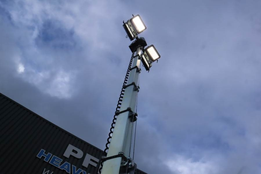 Trime X-BOX 4x320W Valid inspection, *Guarantee! Hydr. V  - Lighting tower: picture 3 Trime X-BOX 4x320W Valid inspection, *Guarantee! Hydr. V  - Lighting tower: picture 3