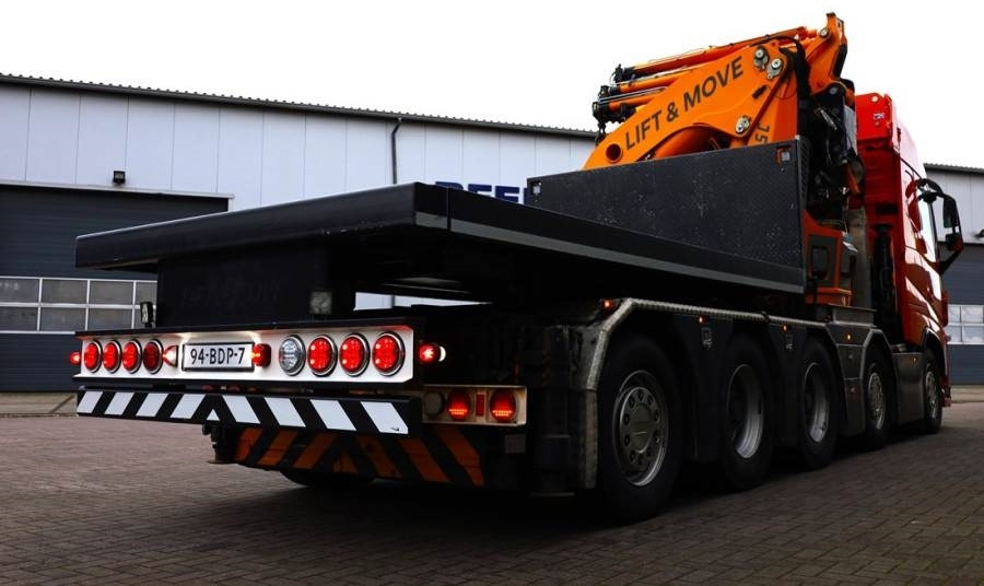 Volvo FH12 With Cormach 135tm Crane Volvo FH12 10x4 With - All terrain crane: picture 2 Volvo FH12 With Cormach 135tm Crane Volvo FH12 10x4 With - All terrain crane: picture 2