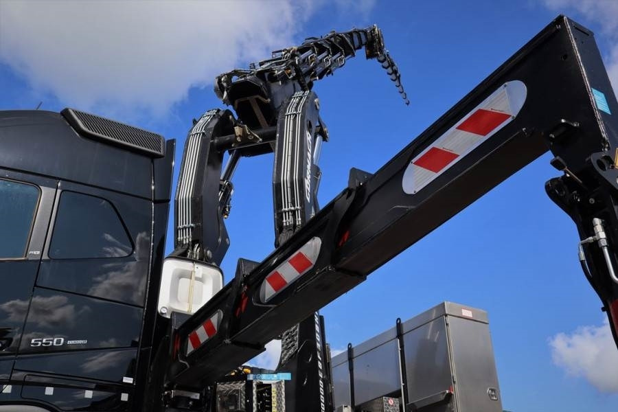 Volvo FH16 10x4 With Cormach 150tm Crane Valid inspectio - All terrain crane: picture 2 Volvo FH16 10x4 With Cormach 150tm Crane Valid inspectio - All terrain crane: picture 2