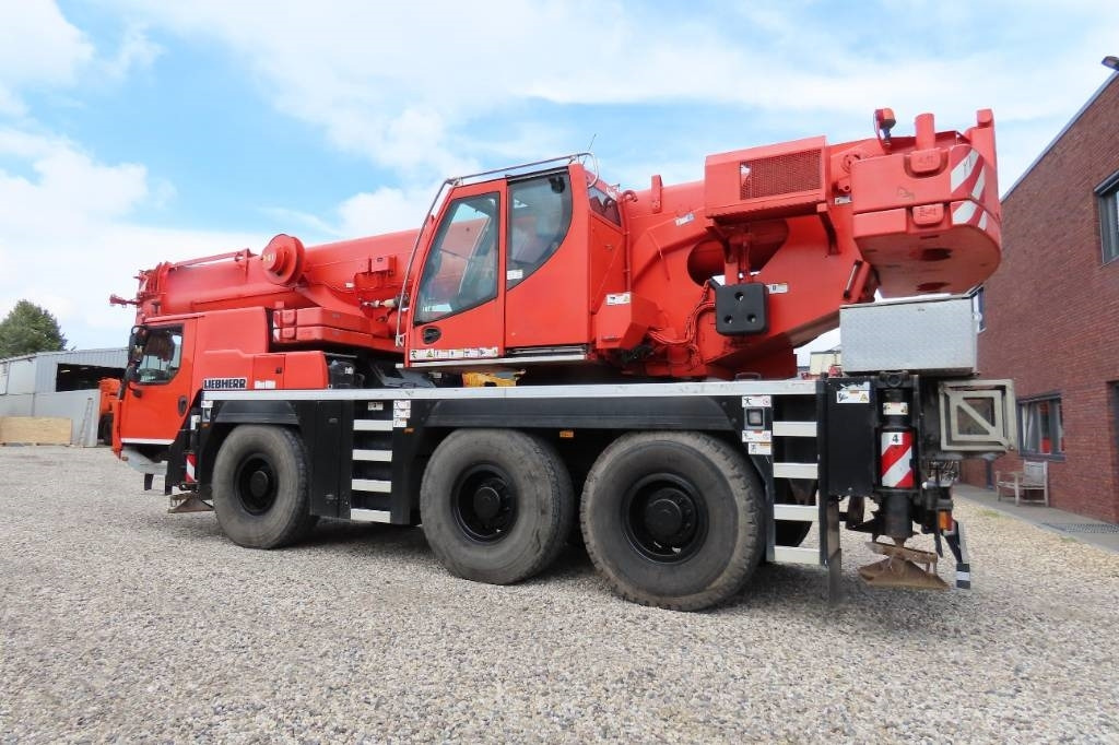 Liebherr LTM 1055-3.2 - All terrain crane: picture 4 Liebherr LTM 1055-3.2 - All terrain crane: picture 4