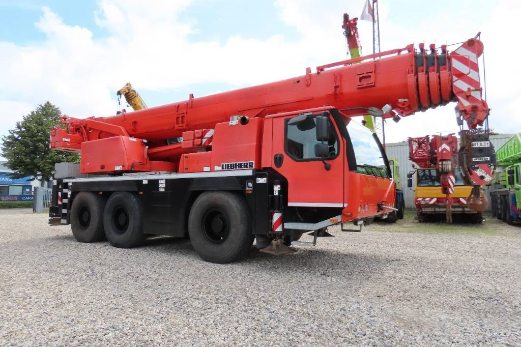 Liebherr LTM 1055-3.2 - All terrain crane: picture 2 Liebherr LTM 1055-3.2 - All terrain crane: picture 2