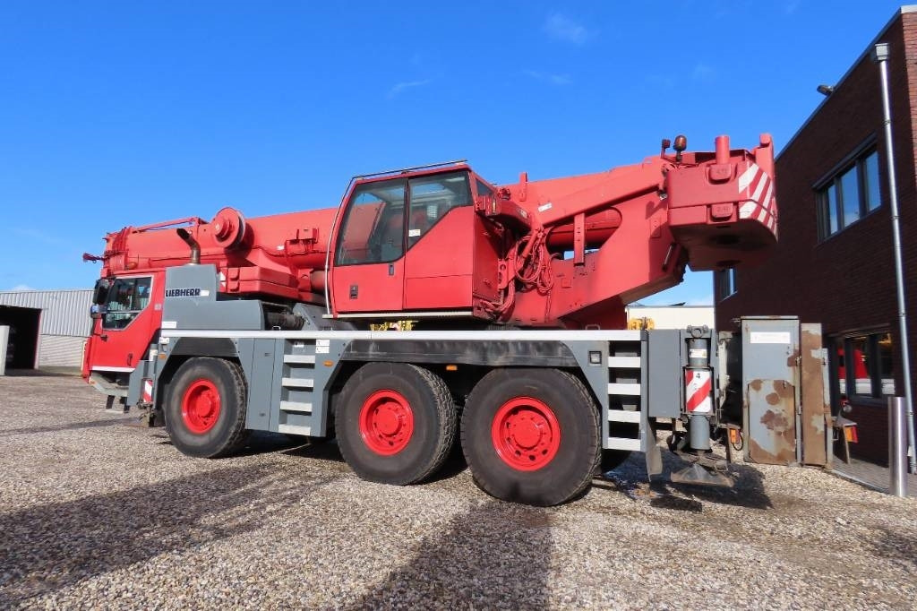 Liebherr LTM 1055-3.2 - All terrain crane: picture 4 Liebherr LTM 1055-3.2 - All terrain crane: picture 4