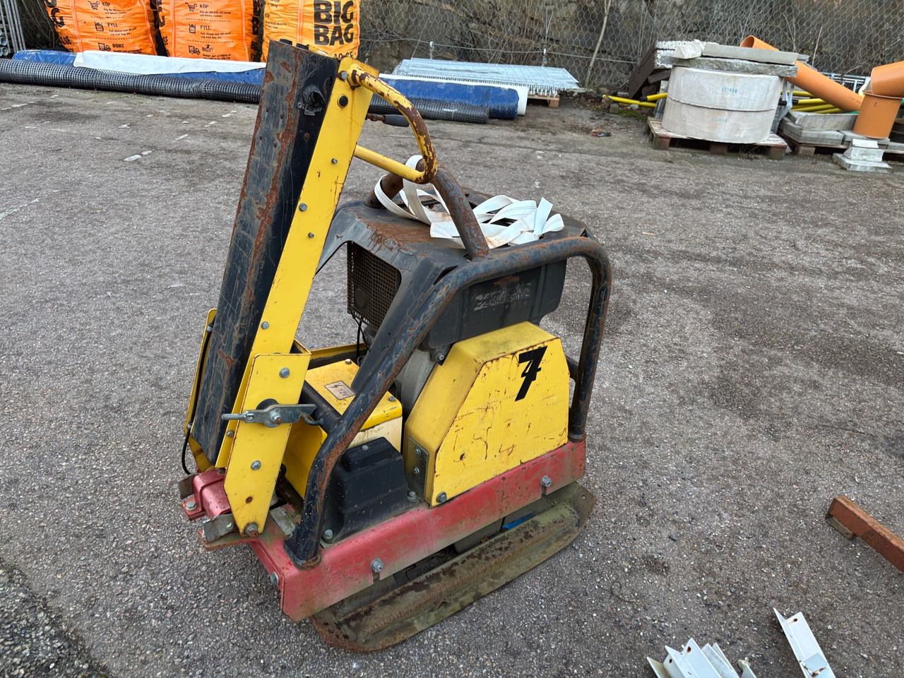 Dynapac LG 500 - Vibratory plate: picture 1 Dynapac LG 500 - Vibratory plate: picture 1