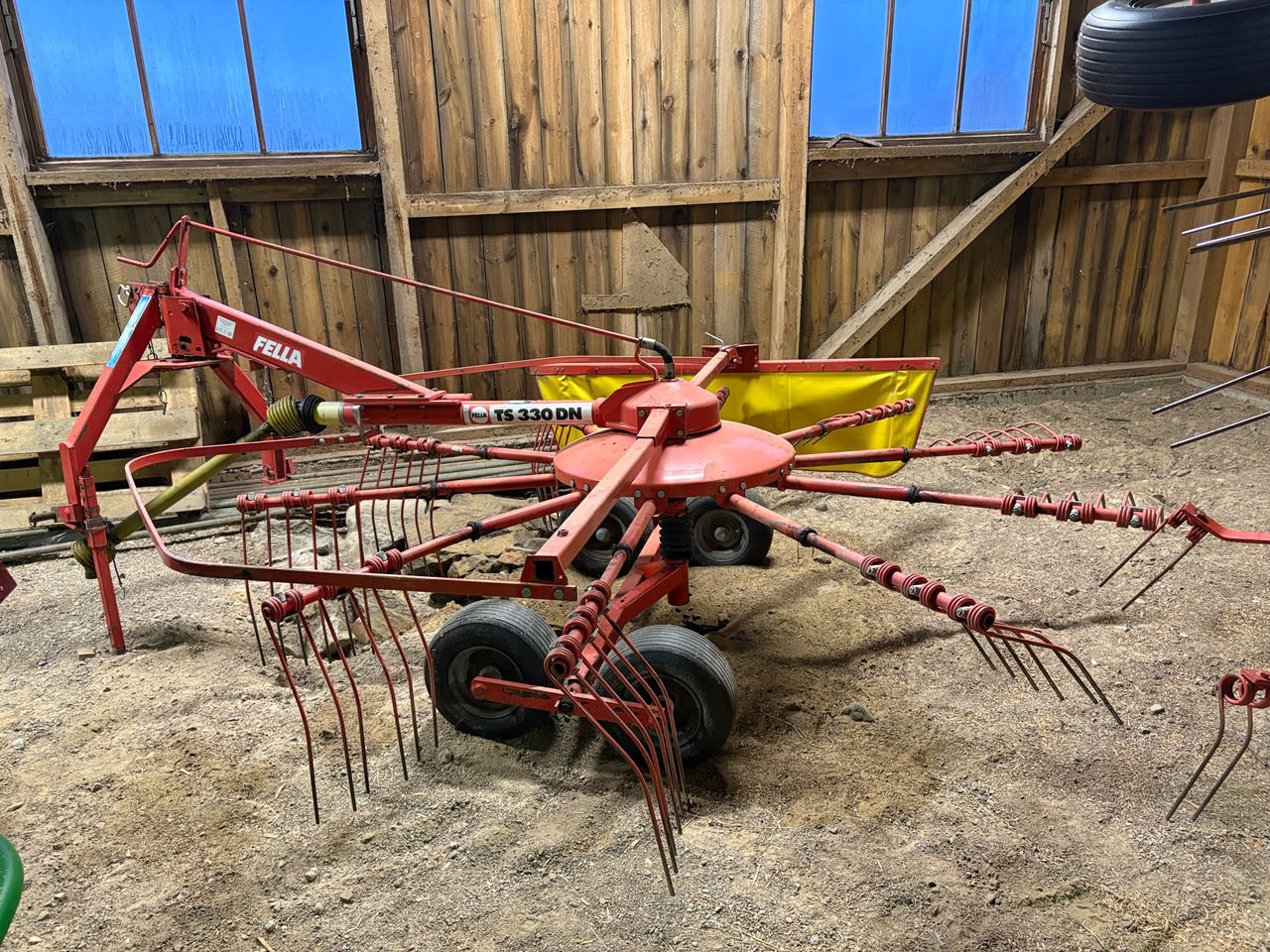 Fella TS 330 DN - Tedder/ Rake: picture 1 Fella TS 330 DN - Tedder/ Rake: picture 1