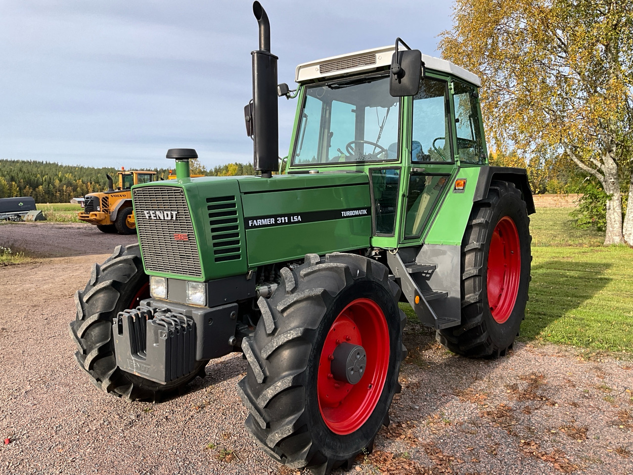 Fendt 311 LSA - Farm tractor: picture 1 Fendt 311 LSA - Farm tractor: picture 1