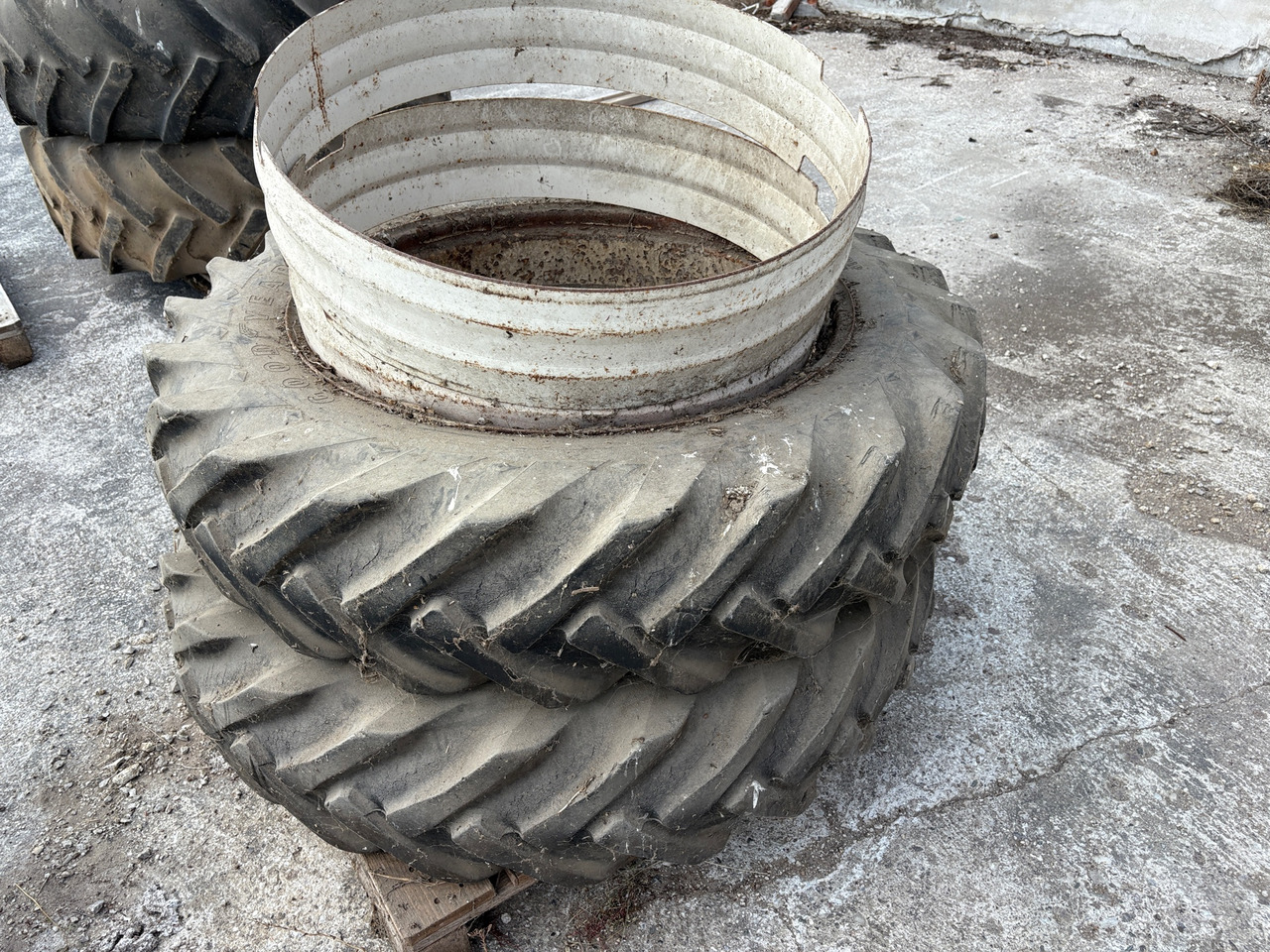 Good Year 13.6-38 - Tire for Agricultural machinery: picture 1 Good Year 13.6-38 - Tire for Agricultural machinery: picture 1