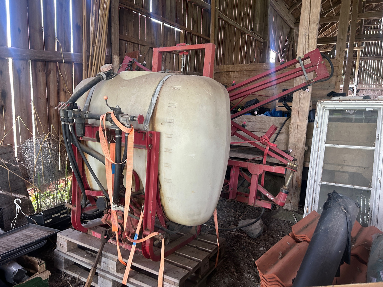Hardi 800 L - Sprayer: picture 1 Hardi 800 L - Sprayer: picture 1