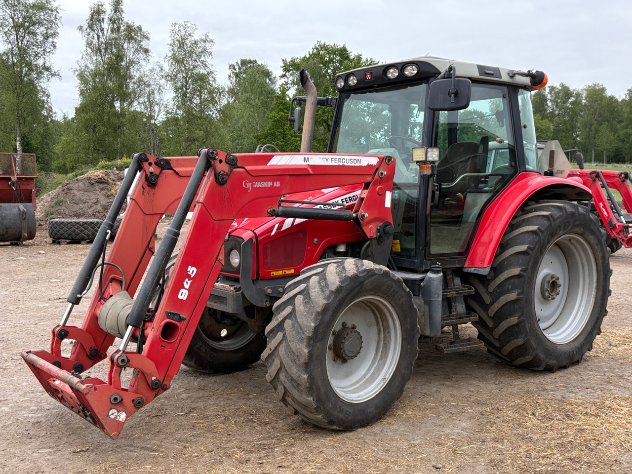 Massey Ferguson 5455 - Farm tractor: picture 1 Massey Ferguson 5455 - Farm tractor: picture 1