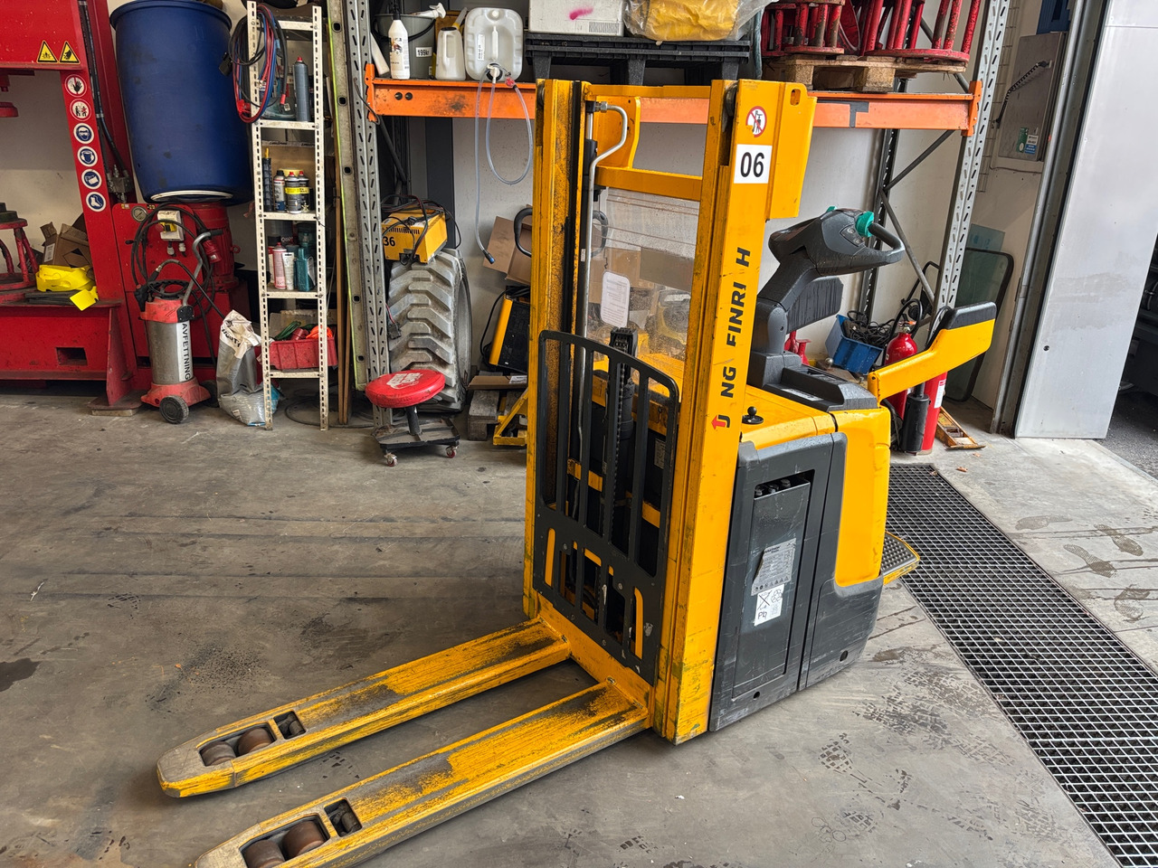 Jungheinrich ERC 214z - Material handling equipment: picture 1 Jungheinrich ERC 214z - Material handling equipment: picture 1