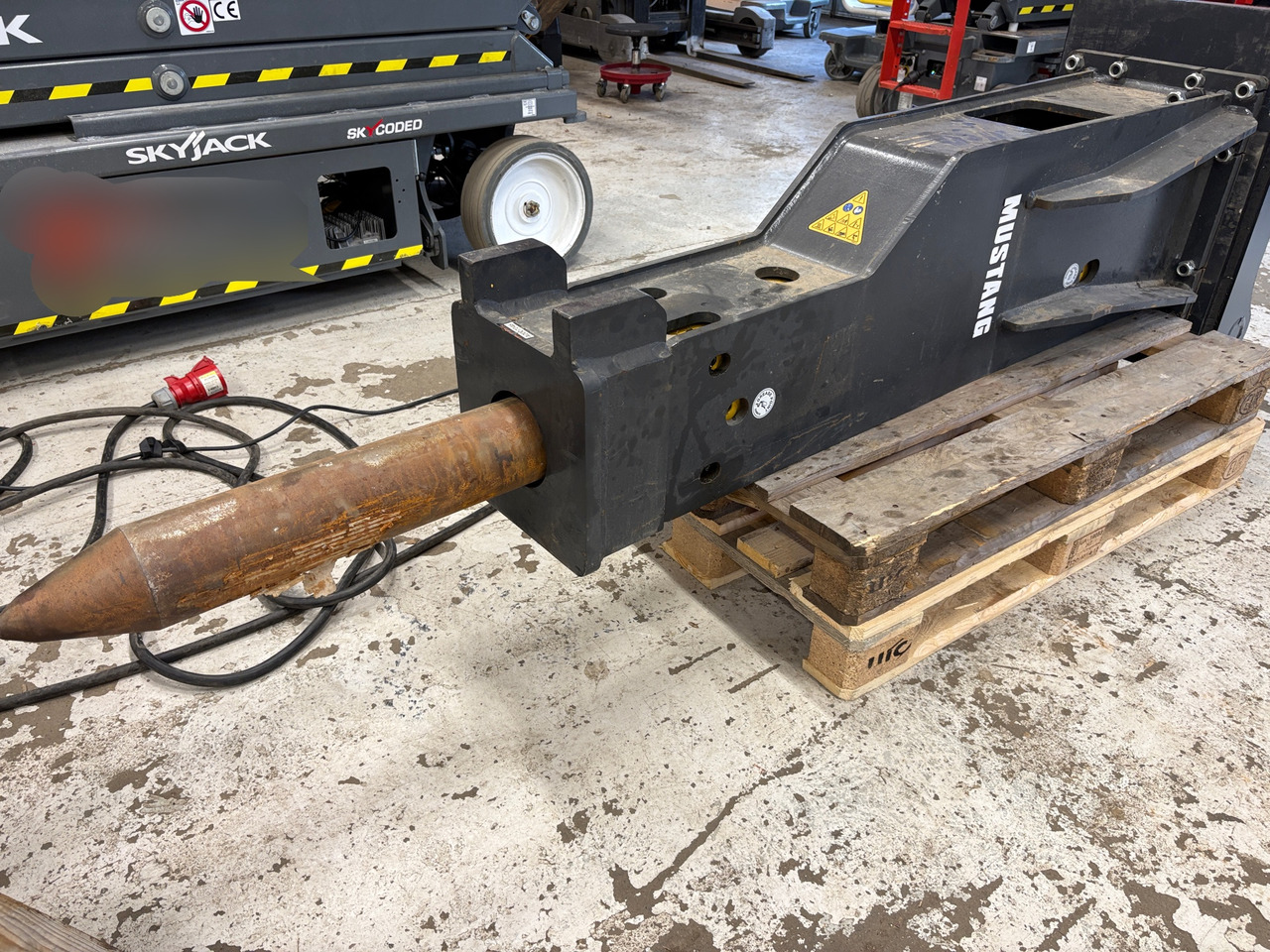 Mustang HM 1500 - Construction equipment: picture 1 Mustang HM 1500 - Construction equipment: picture 1
