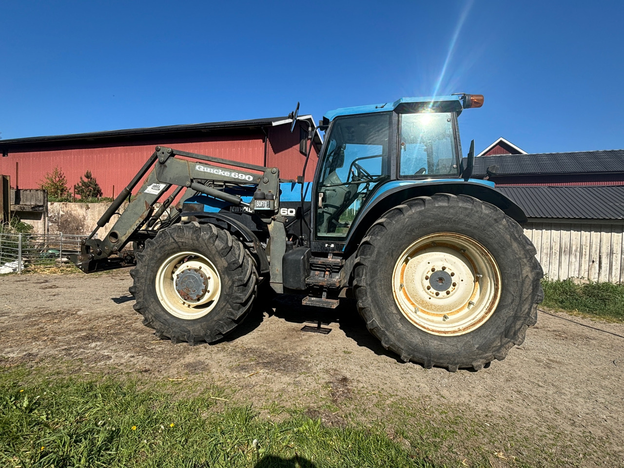 New Holland 8360 - Farm tractor: picture 1 New Holland 8360 - Farm tractor: picture 1