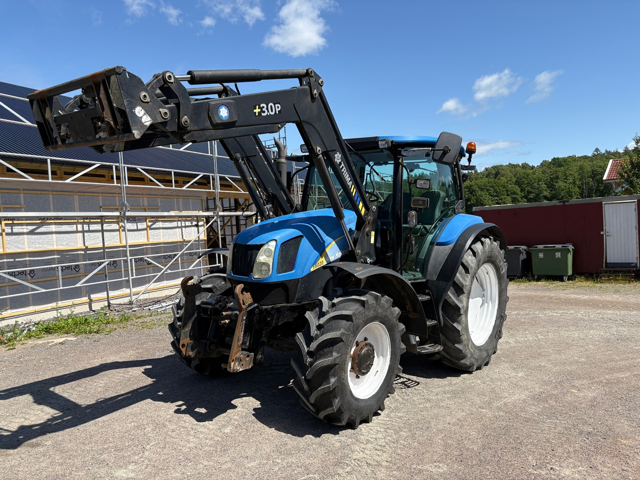 New Holland T6020 - Farm tractor: picture 1 New Holland T6020 - Farm tractor: picture 1