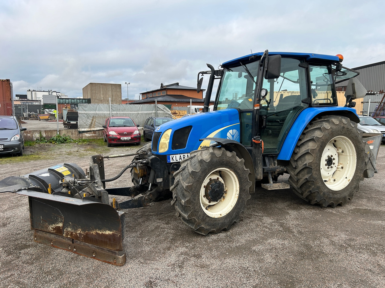 New Holland TL90A - Farm tractor: picture 1 New Holland TL90A - Farm tractor: picture 1