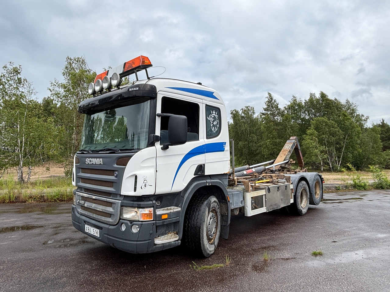 Scania P420 - Hook lift truck: picture 1 Scania P420 - Hook lift truck: picture 1