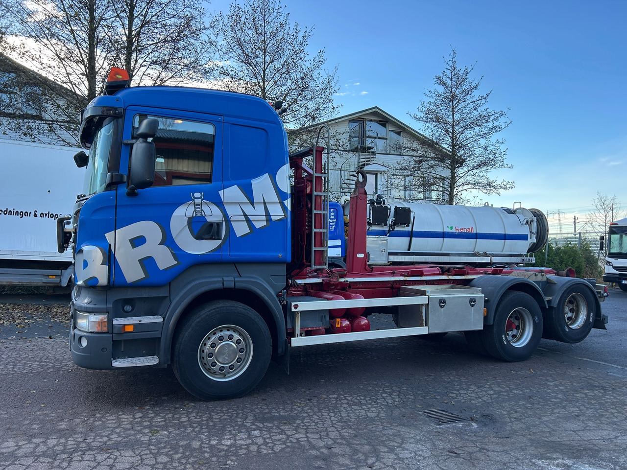 Scania R560 - Hook lift truck: picture 1 Scania R560 - Hook lift truck: picture 1