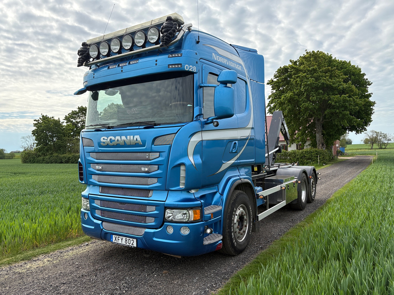 Scania R560 - Hook lift truck: picture 1 Scania R560 - Hook lift truck: picture 1