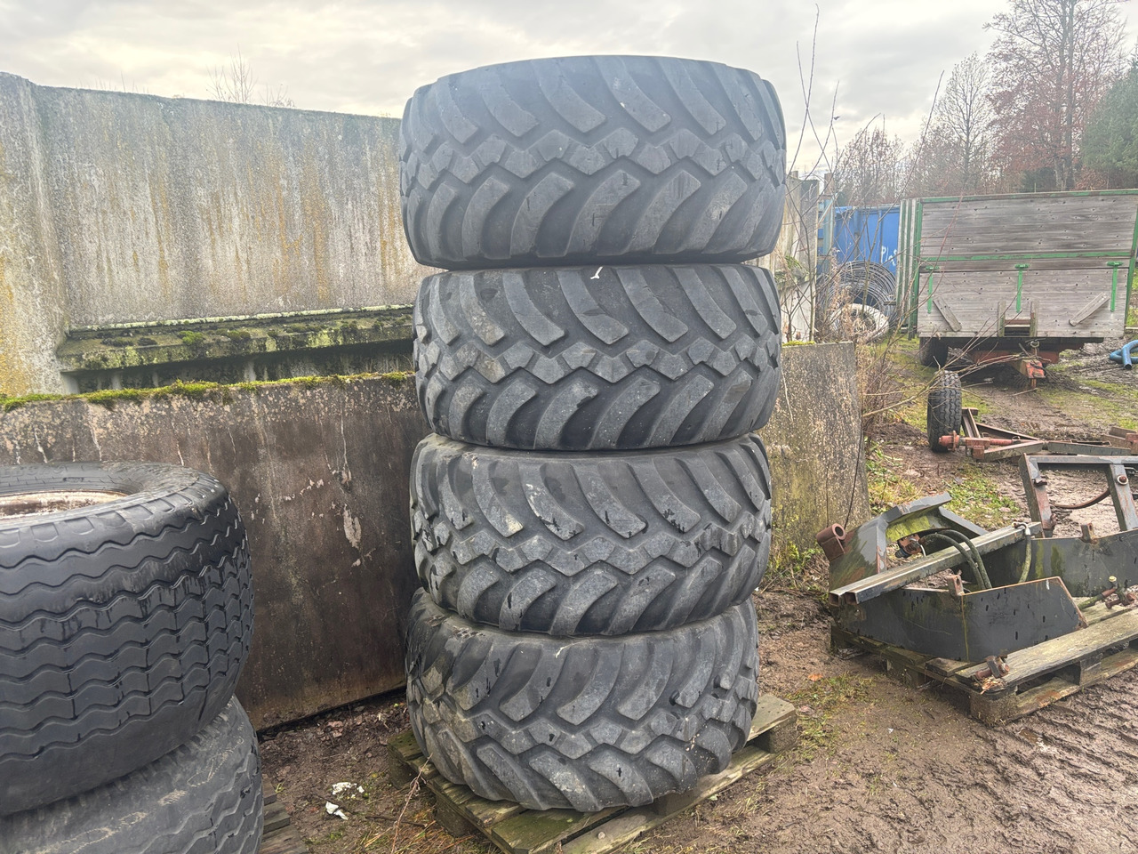 Trelleborg Twin Radial - Tire for Construction machinery: picture 1 Trelleborg Twin Radial - Tire for Construction machinery: picture 1