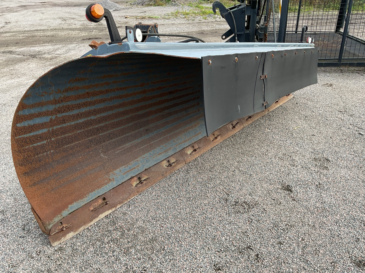 Ufo - Snow plough: picture 1 Ufo - Snow plough: picture 1