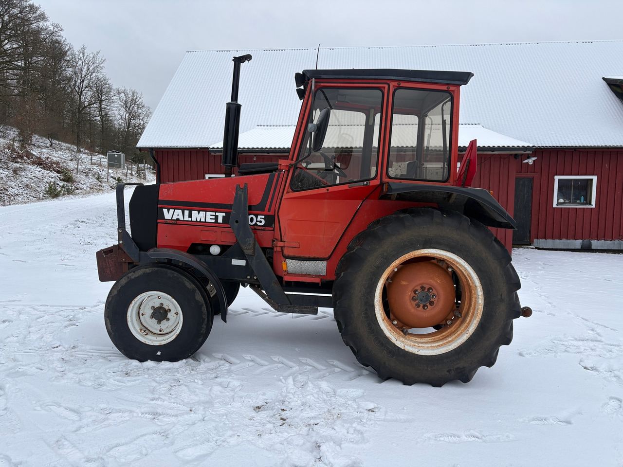 Valmet 405 - Farm tractor: picture 1 Valmet 405 - Farm tractor: picture 1