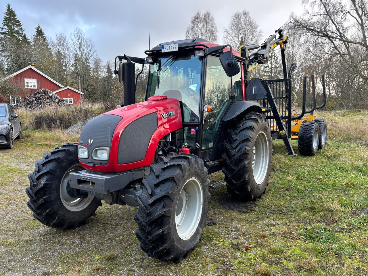 Valtra A83 Unlimited - Farm tractor: picture 1 Valtra A83 Unlimited - Farm tractor: picture 1