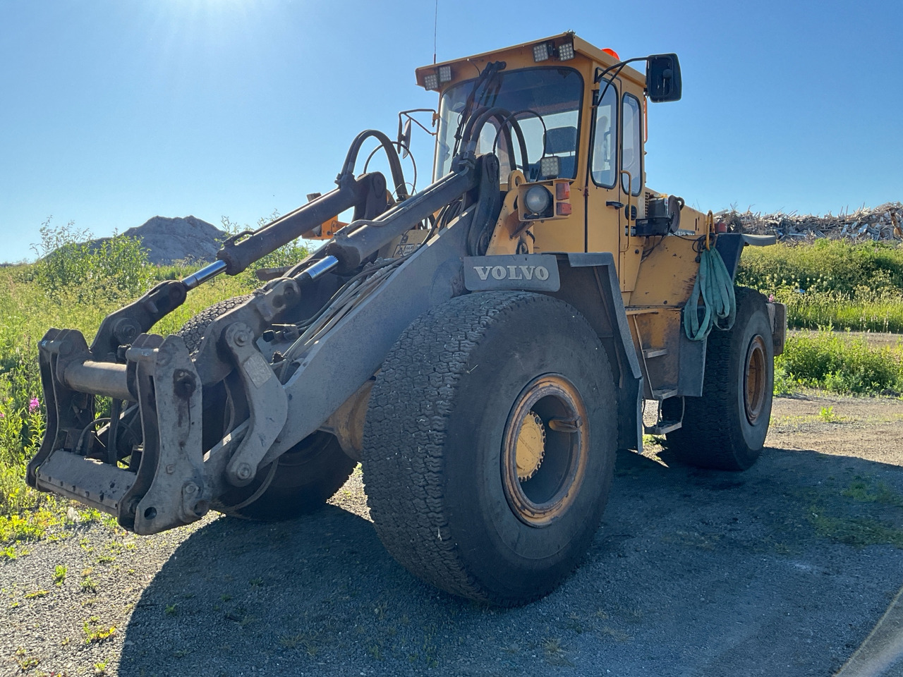 Volvo BM L120 - Wheel loader: picture 1 Volvo BM L120 - Wheel loader: picture 1