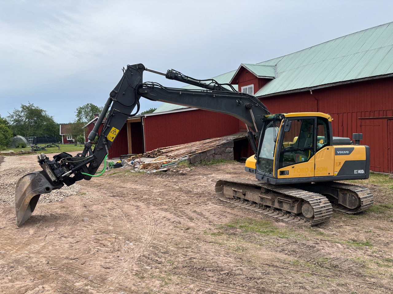 Volvo EC 140 DL - Excavator: picture 1 Volvo EC 140 DL - Excavator: picture 1