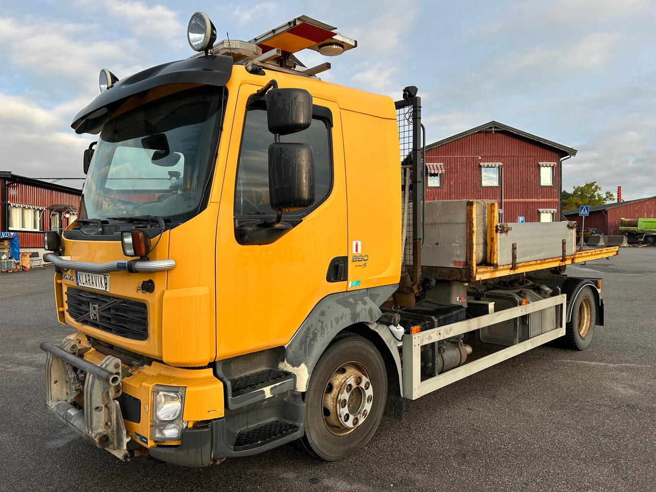Volvo FL 280 - Hook lift truck: picture 1 Volvo FL 280 - Hook lift truck: picture 1
