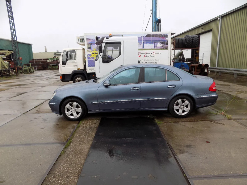 Mercedes-Benz E-Klasse 320 CDI sedan avantgarde - Car: picture 5 Mercedes-Benz E-Klasse 320 CDI sedan avantgarde - Car: picture 5