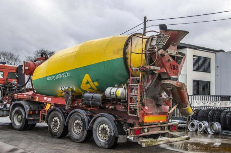 Liebherr LIEBHERR BETON MIXER/MALAXEUR/MISCHER-12M³ - Concrete mixer semi-trailer: picture 4 Liebherr LIEBHERR BETON MIXER/MALAXEUR/MISCHER-12M³ - Concrete mixer semi-trailer: picture 4