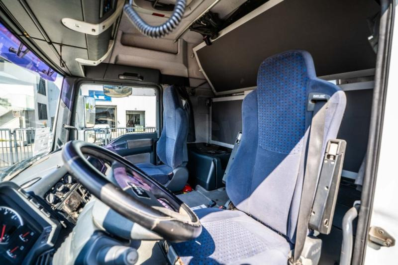 Hook lift truck MAN TGA 26.430 LL: picture 8