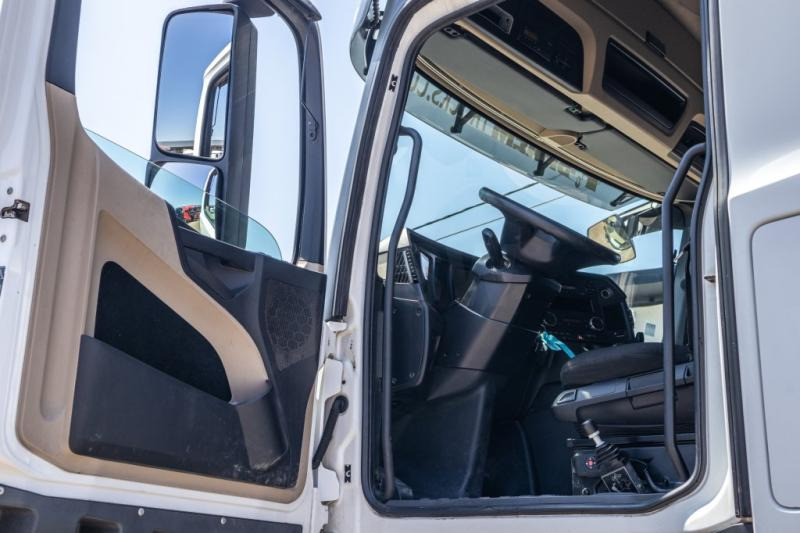 Tractor unit Mercedes AROCS 1845 HAD - 4X4 + HYDR.: picture 6