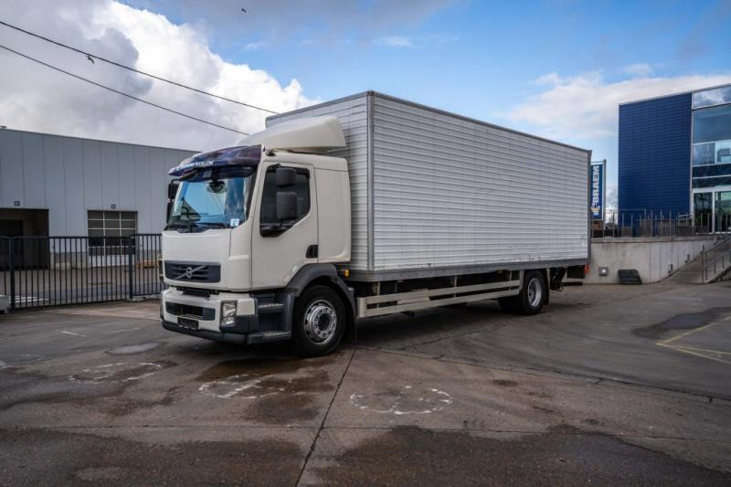 Volvo FL 260 (19t) +DHOLLANDIA 2T. - Box truck: picture 1 Volvo FL 260 (19t) +DHOLLANDIA 2T. - Box truck: picture 1