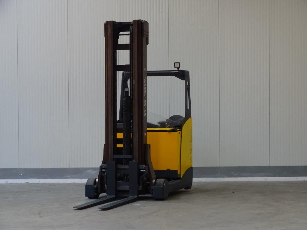 Jungheinrich ETV325 - TRIPLEX - Reach truck: picture 1 Jungheinrich ETV325 - TRIPLEX - Reach truck: picture 1