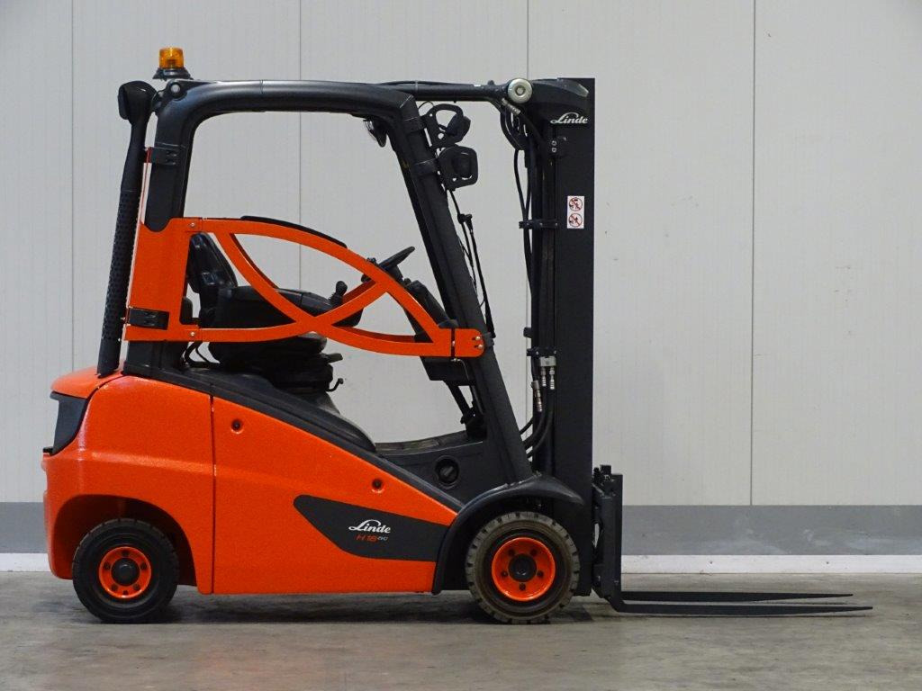 Linde H18D-01 - TRIPLEX - Diesel forklift: picture 4 Linde H18D-01 - TRIPLEX - Diesel forklift: picture 4