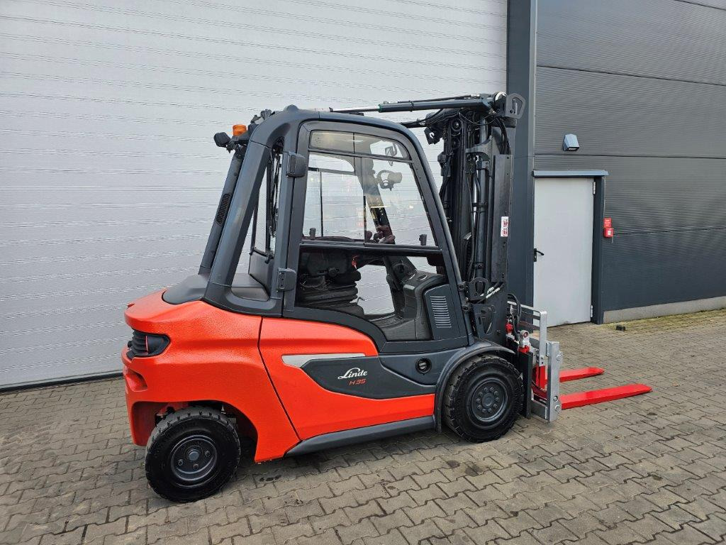 Linde H35D-01 - TRIPLEX - NEU MODEL - Diesel forklift: picture 3 Linde H35D-01 - TRIPLEX - NEU MODEL - Diesel forklift: picture 3