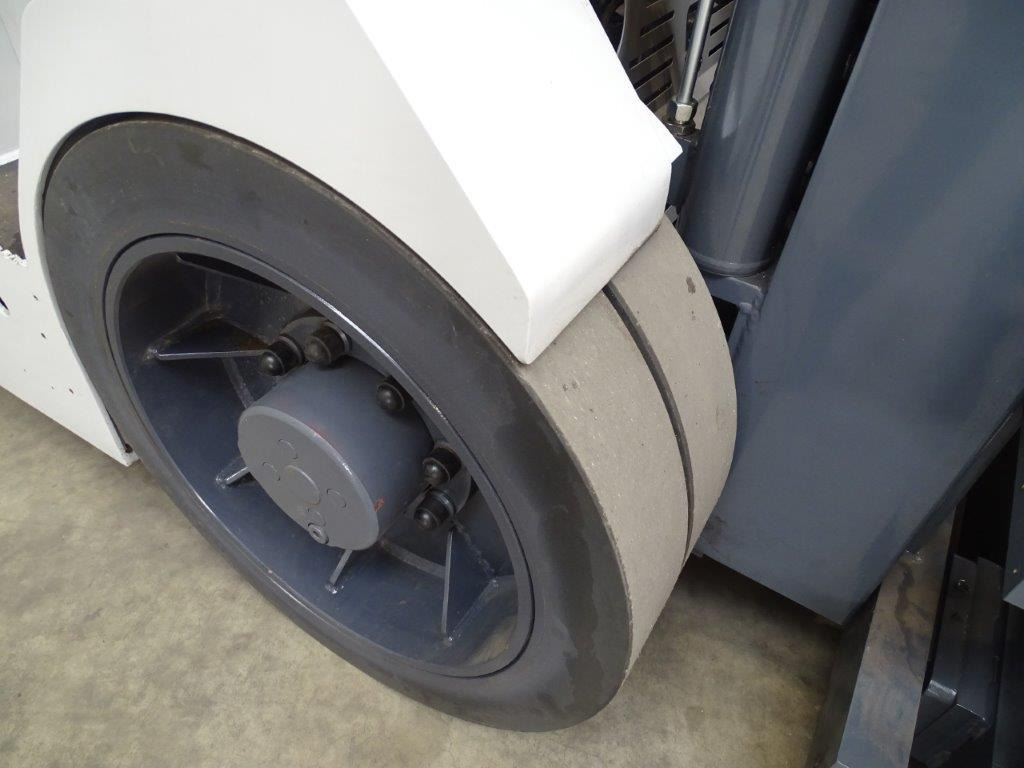 Montini MR10 - TRIPLEX - DEMO - Electric forklift: picture 2 Montini MR10 - TRIPLEX - DEMO - Electric forklift: picture 2