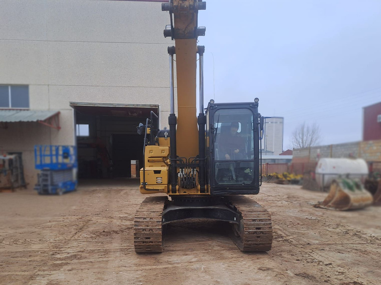 CATERPILLAR 323FLN IHC - Crawler excavator: picture 2 CATERPILLAR 323FLN IHC - Crawler excavator: picture 2