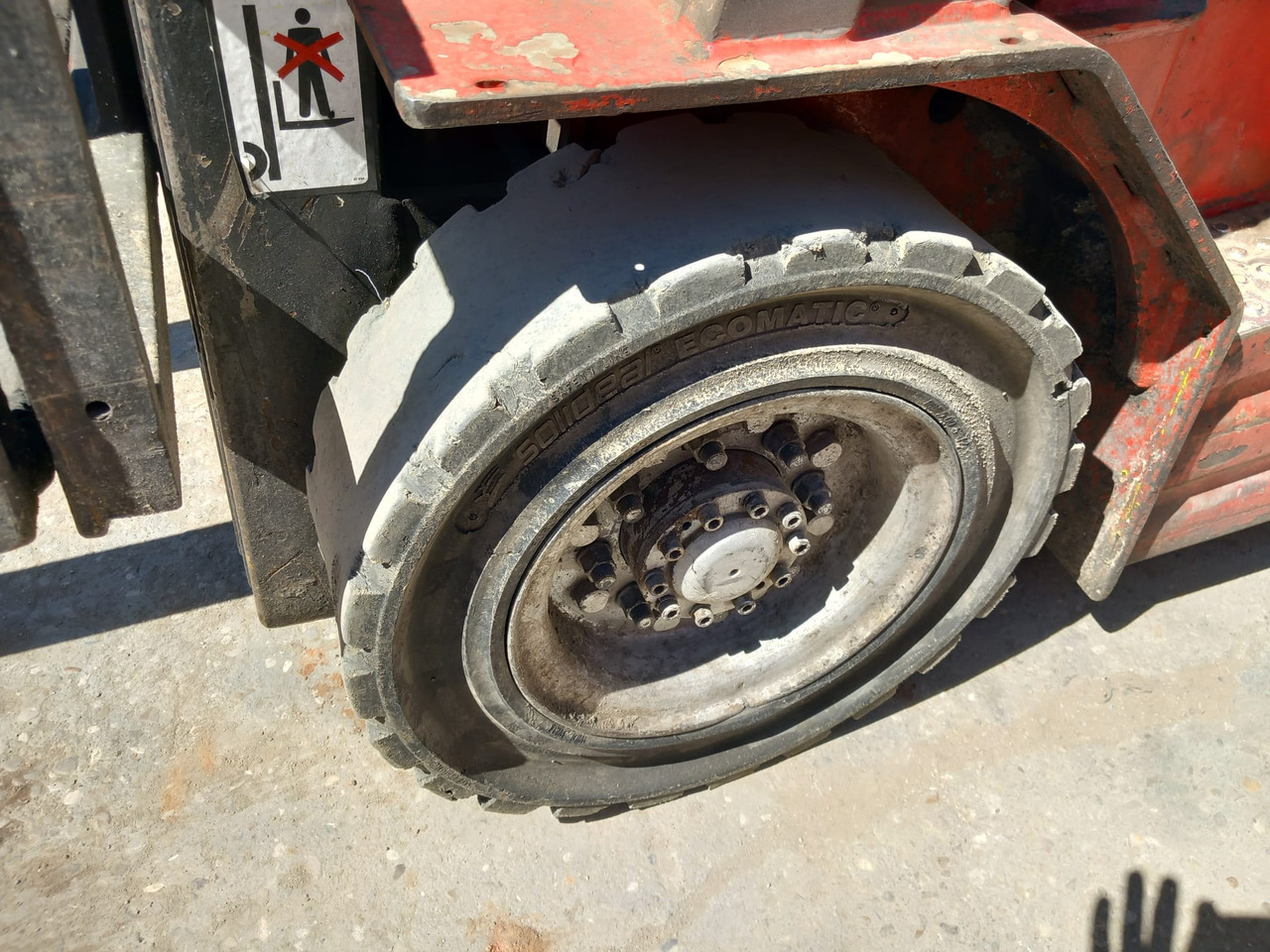 Diesel forklift MANITOU CD25P: picture 9