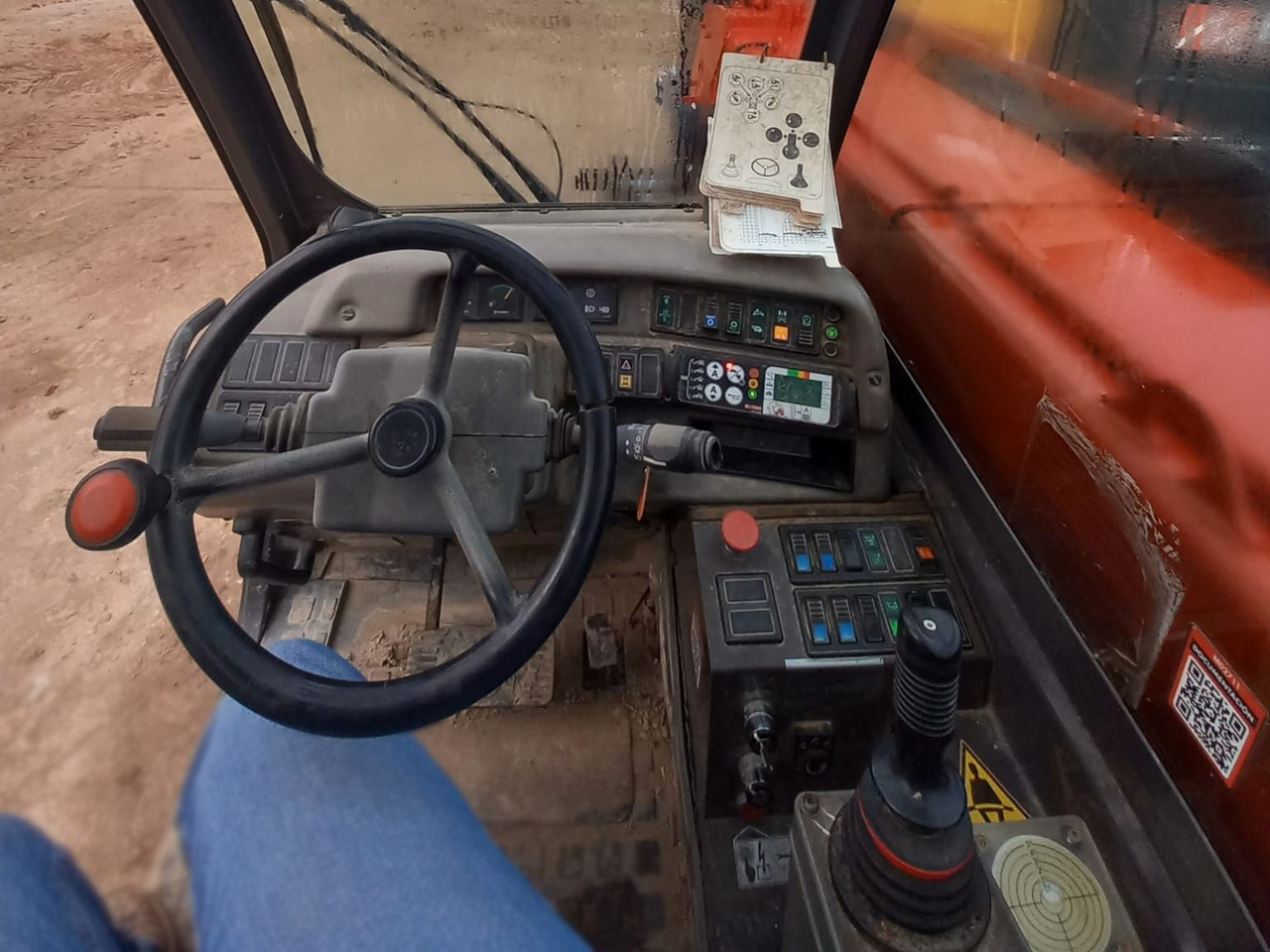 Telescopic handler MANITOU MRT1742: picture 9