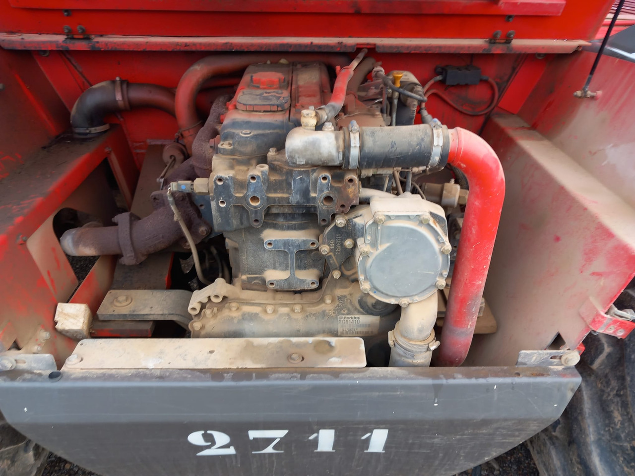 Telescopic handler MANITOU MRT1742: picture 8