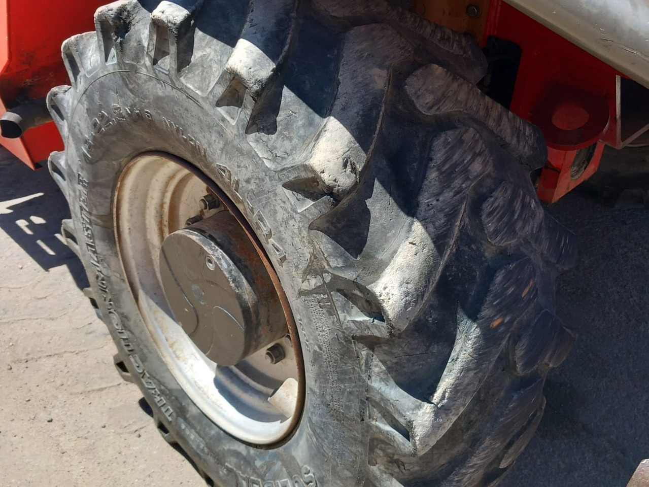 Telescopic handler MANITOU MRT1742: picture 11 Telescopic handler MANITOU MRT1742: picture 11