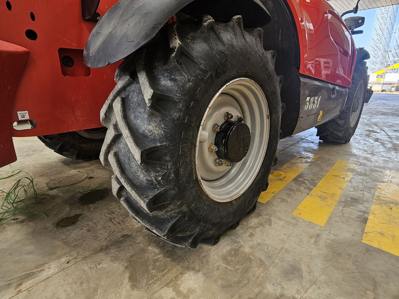 Telescopic handler MANITOU MT1335 EASY: picture 11