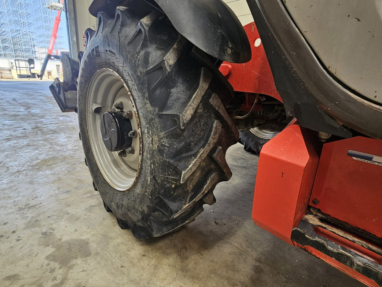 Telescopic handler MANITOU MT1335 EASY: picture 7